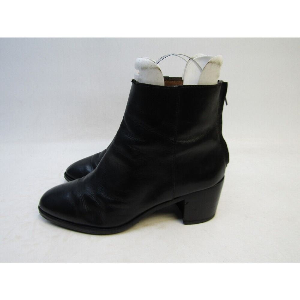 EMU Womens Size 9.5 Black Leather Zip Fashion Ankle Boot Booties